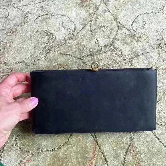 Vintage 50s/60s Andé black silk clutch - Picture 8 of 16